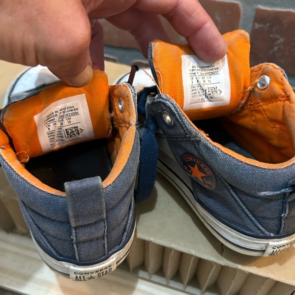 Converse All Star boys/kids toddler size 8 mid lace up sneaker - Picture 3 of 7